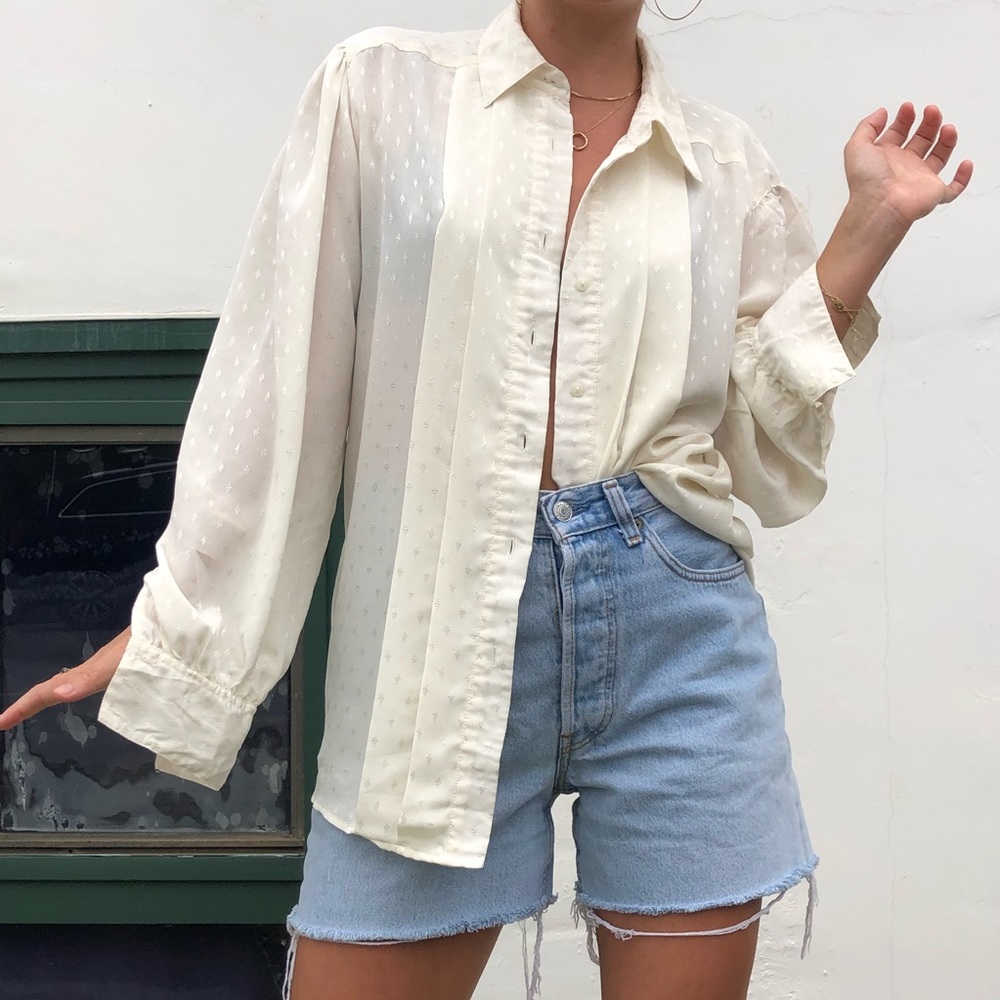 VINTAGE CREAM BUTTON UP BLOUSE